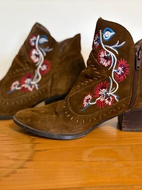 “Vivian” by Carlos Santana Rodeo boot 9